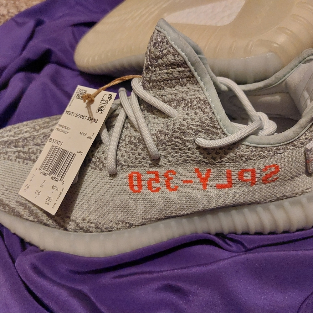 NEW Yeezy Boost 350 V2 Blue Tint